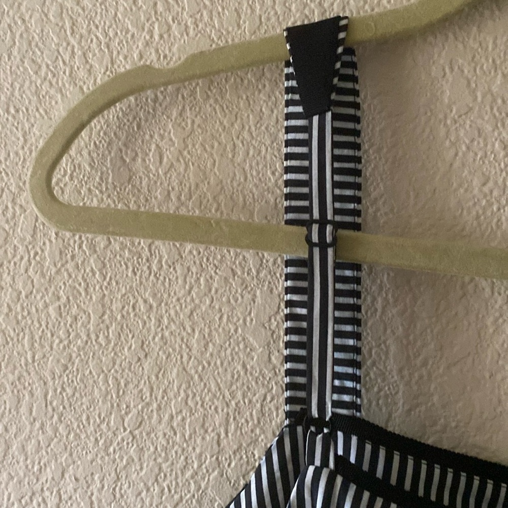BCBG Max Azria size 2 dress stripes and polka dots! - Picture 14 of 14